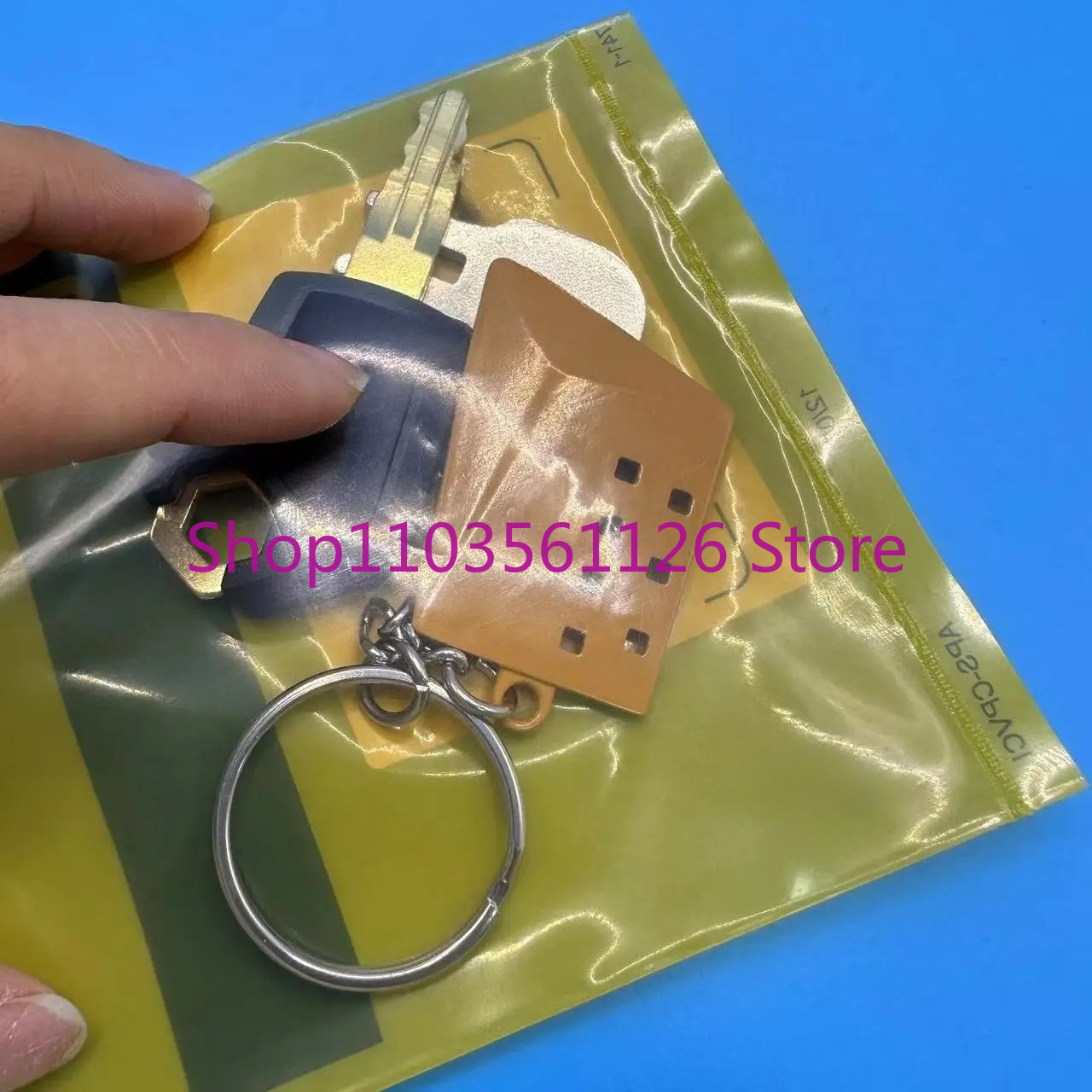 5P8500 8H5306 with Bucket Key  - огляд і ціна Heavy Equipment Keychain