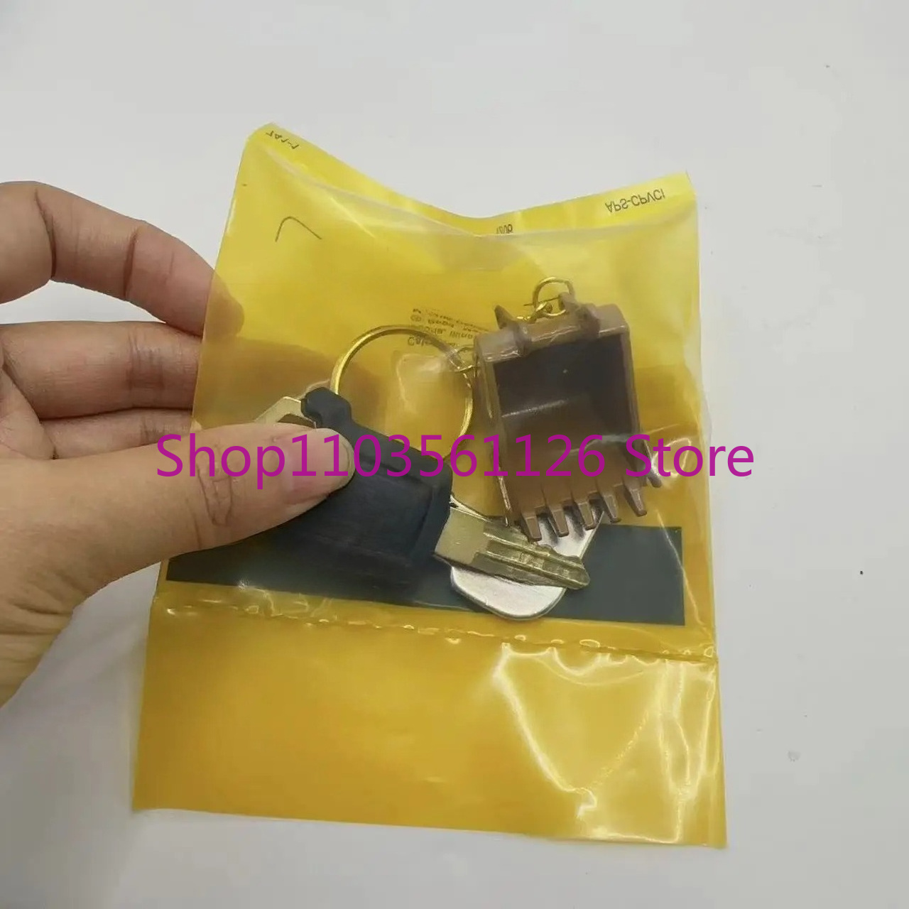5P8500 8H5306 with Bucket Key  - огляд і ціна Heavy Equipment Keychain